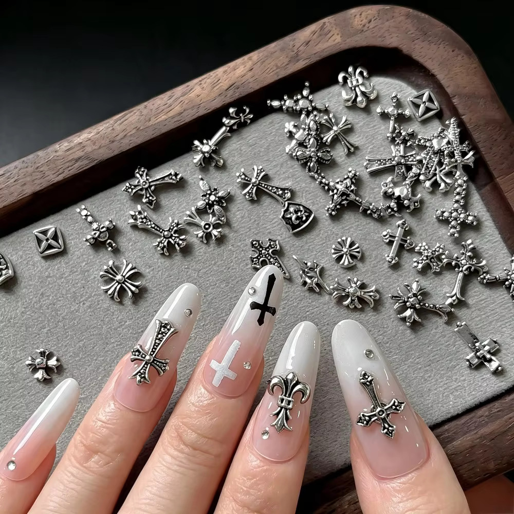 Y2K Tech Accessories - 50 Stück/Retro Metall Kleines Kreuz Nagelkunst-Charm